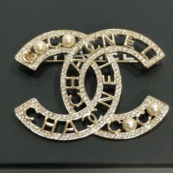 CHANEL CC Logo Coco Rhinestone Pearl Brooch Gold Tone Pin B23V Auth - Picture 1 of 6